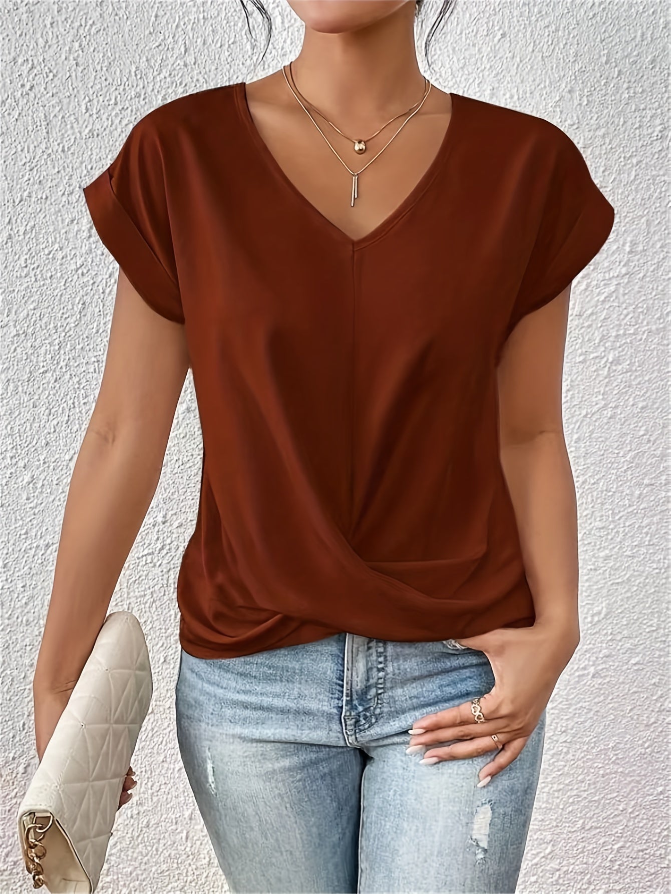 Sophia – Premium T‑shirt with Heart Neckline