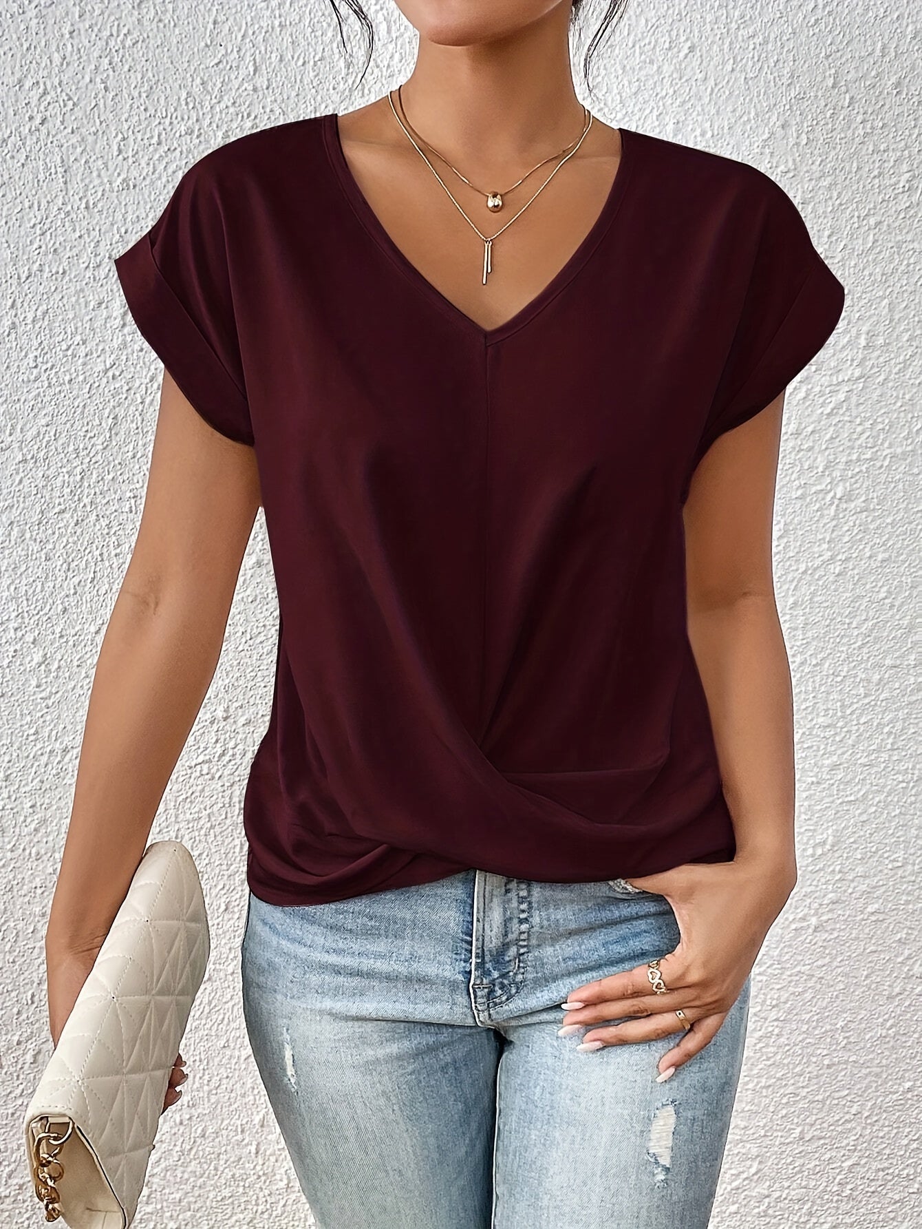 Sophia – Premium T‑shirt with Heart Neckline